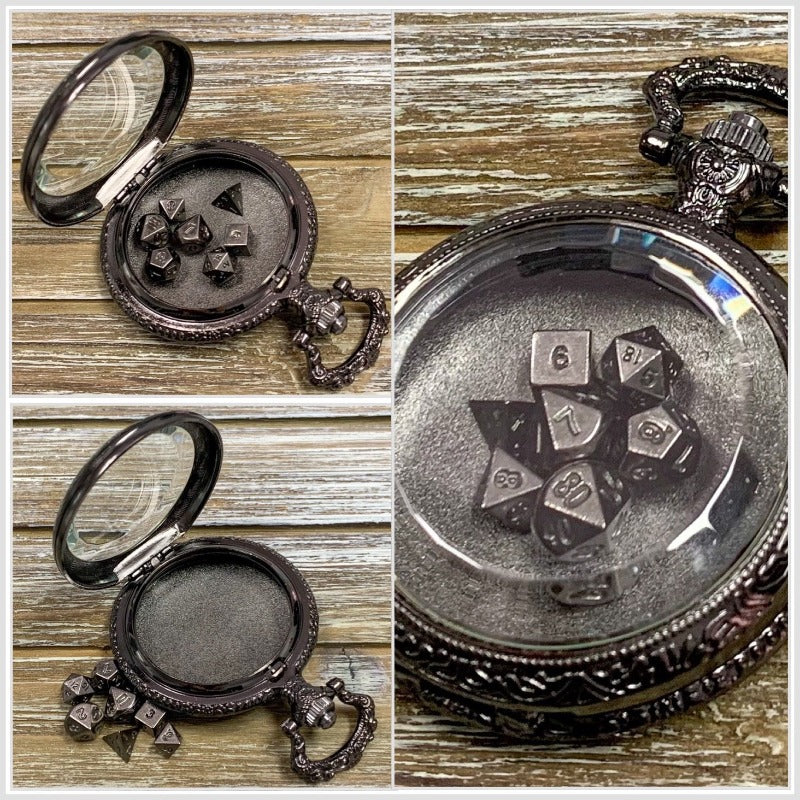 Time to Roll - Carcasa de reloj de bolsillo Gunmetal con juego de dados micro poliédricos (~ 5 mm)